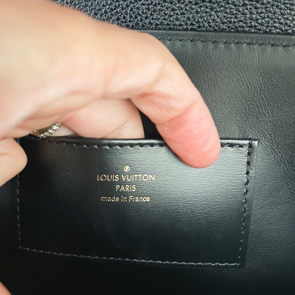 Louis Vuitton Rose Des Vents MM Grained Smooth Calfskin Black Leather Bag - Picture 8 of 15